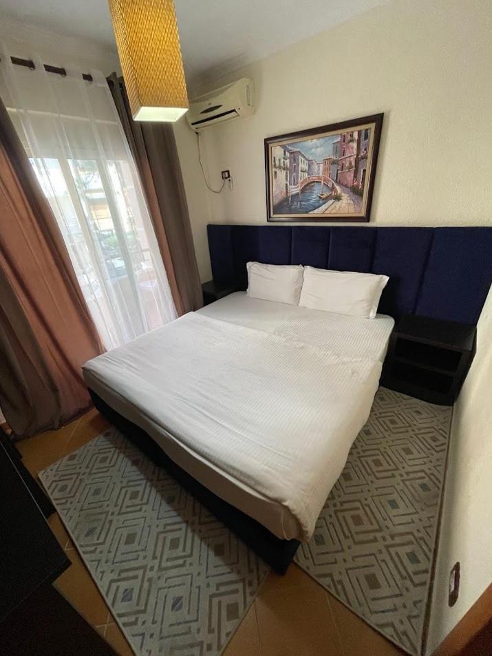 Hotel Ibiza Голем Екстериор снимка