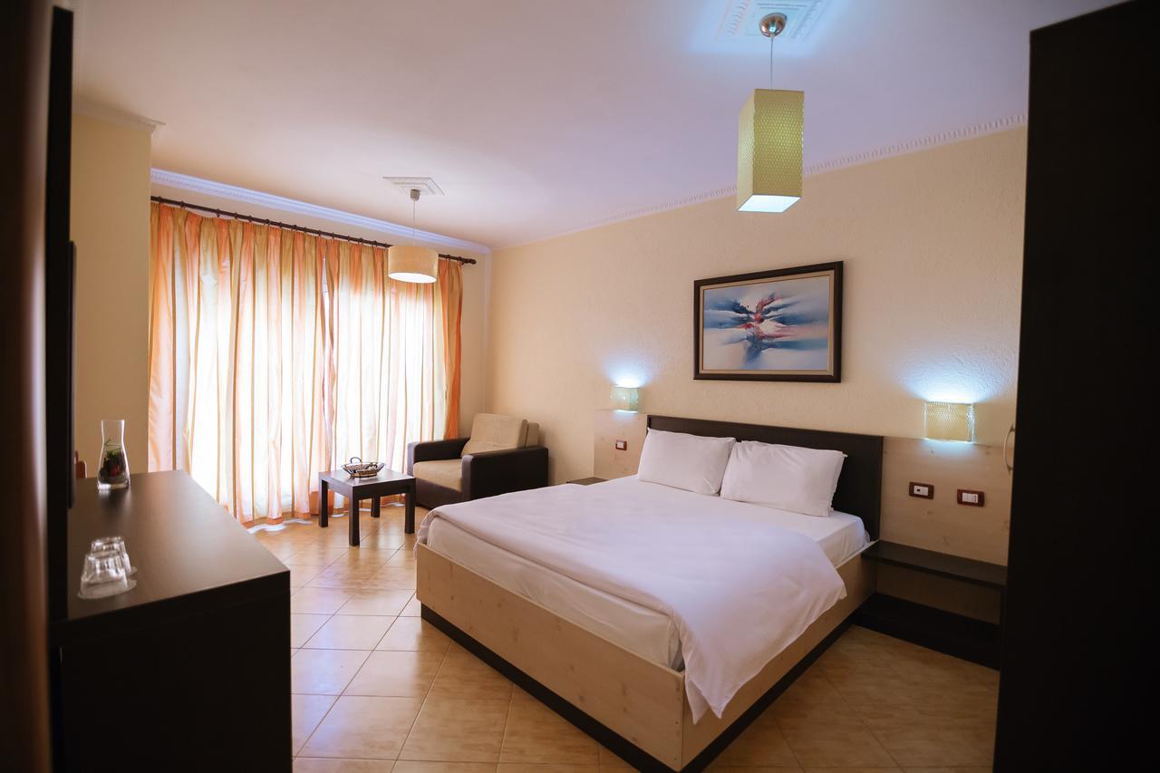 Hotel Ibiza Голем Екстериор снимка