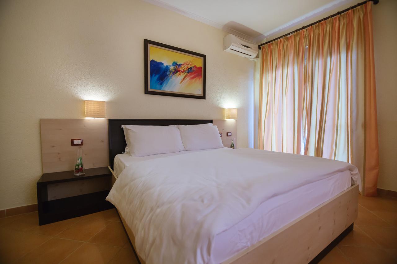Hotel Ibiza Голем Екстериор снимка