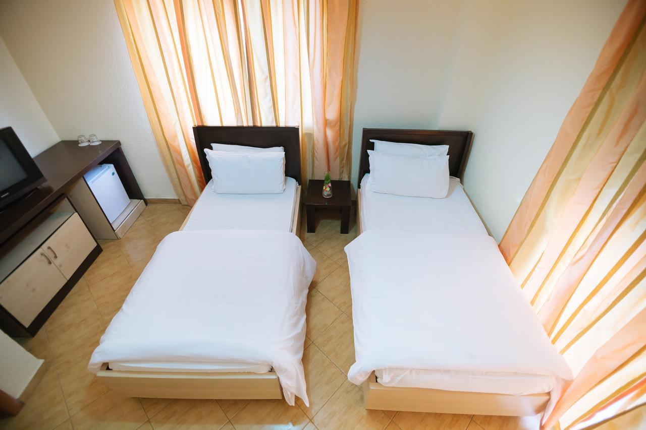 Hotel Ibiza Голем Екстериор снимка