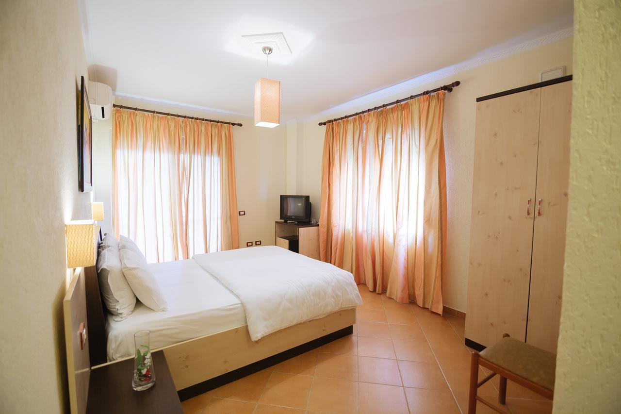 Hotel Ibiza Голем Екстериор снимка