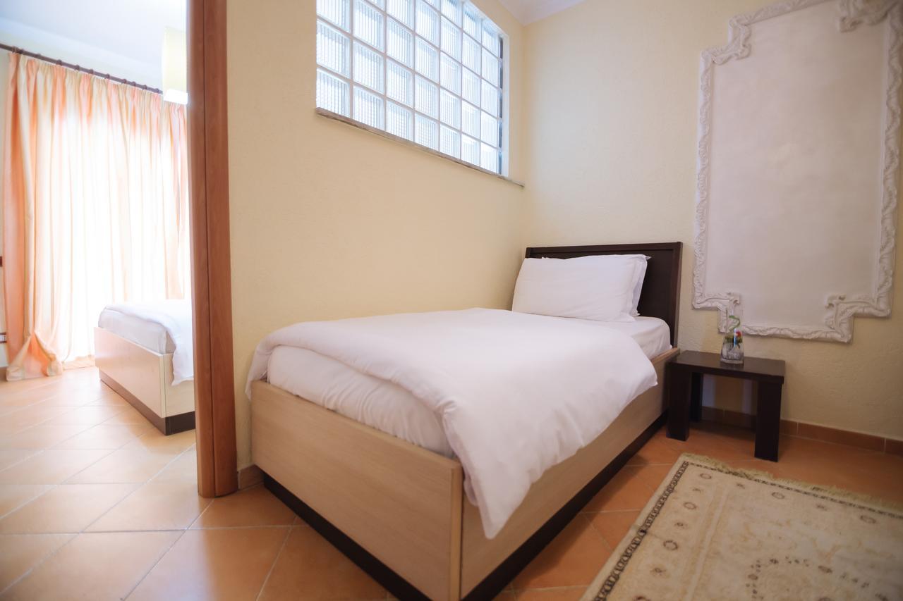 Hotel Ibiza Голем Екстериор снимка